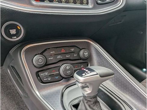 Used 2017 Dodge Challenger R/T Scat Pack w/ Leather Interior Group image 18