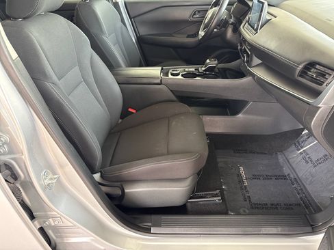 Used 2024 Nissan Rogue S AWD/4WD image 18