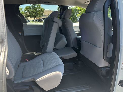Used 2026 Toyota Sienna LE FWD image 20