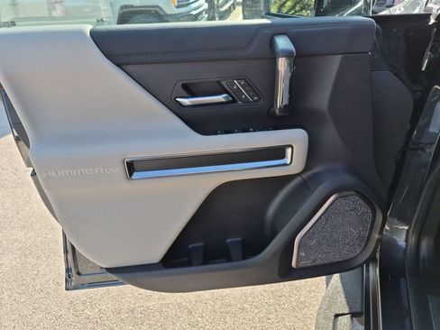 New 2026 GMC Hummer EV SUV AWD/4WD image 16