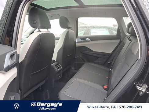 New 2026 Volkswagen Taos SE AWD/4WD image 5