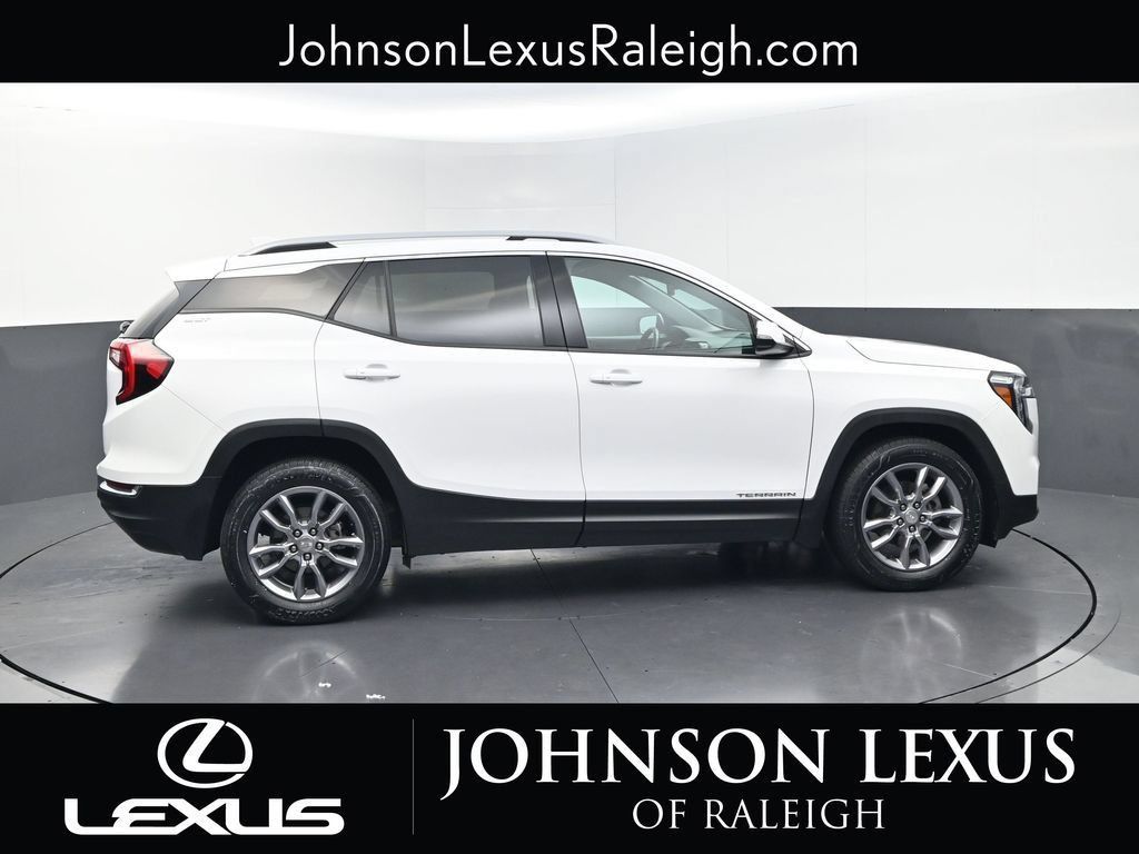 Used 2022 GMC Terrain SLT w/ Infotainment Package II FWD image 6
