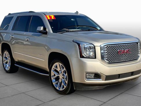 Used 2017 GMC Yukon Denali w/ Open Road Package AWD/4WD image 3