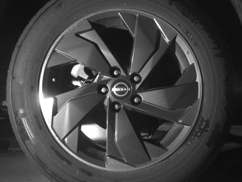 Used 2025 Nissan Rogue SV image 15