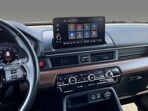 Used 2025 Honda Pilot Elite image 3