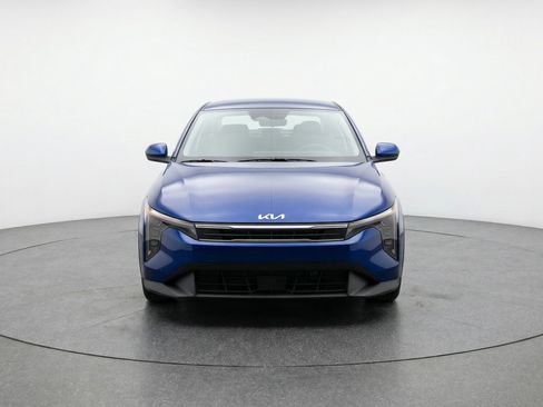 Used 2025 Kia K4 FWD image 2