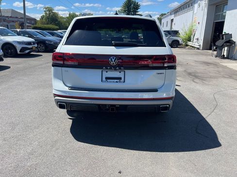 New 2026 Volkswagen Atlas Peak Edition image 7