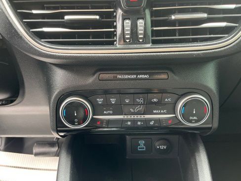 Certified 2022 Ford Escape SE w/ SE Sport Appearance Package AWD/4WD image 19