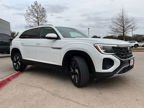 Used 2025 Volkswagen Atlas Cross Sport SE image 4