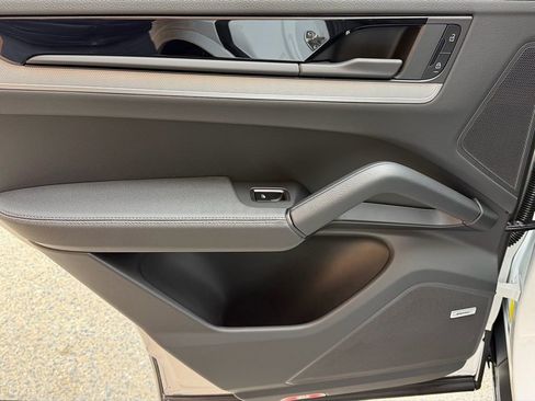 New 2026 Porsche Cayenne E-Hybrid Coupe AWD/4WD image 21