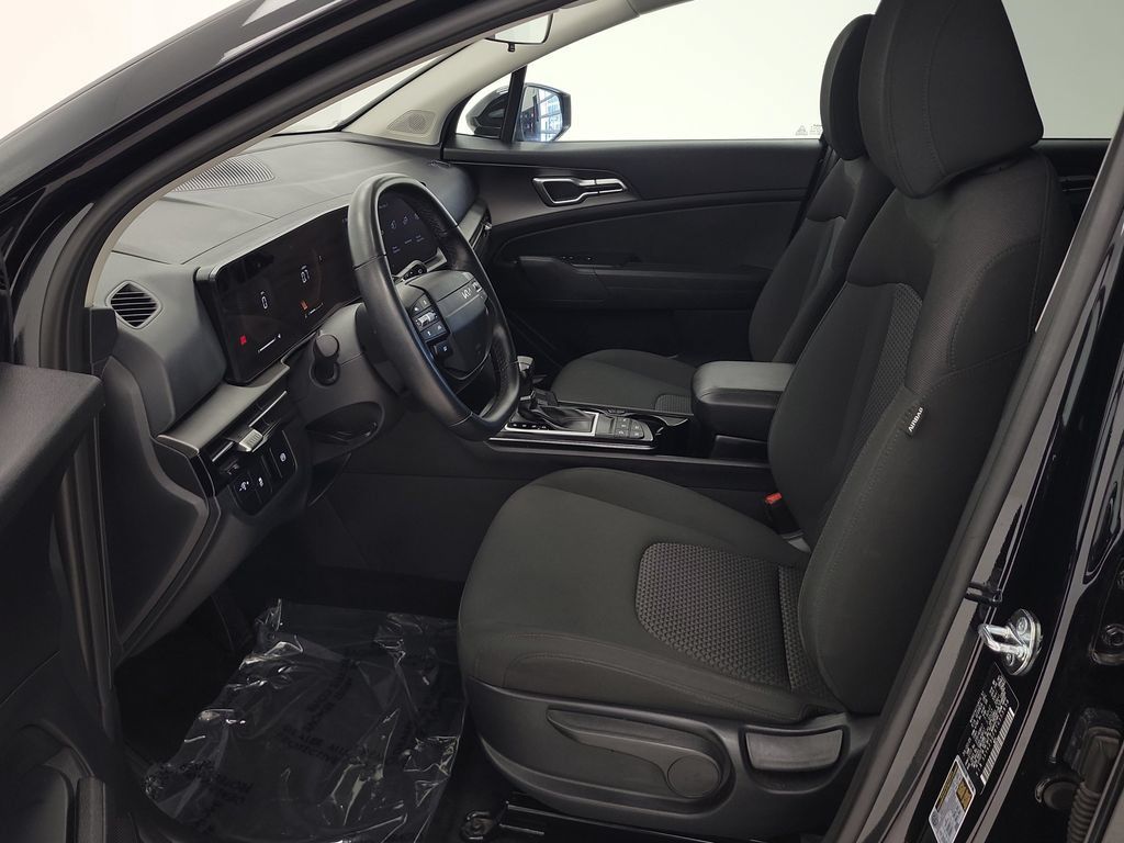 Used 2026 Kia Sportage LX FWD image 12