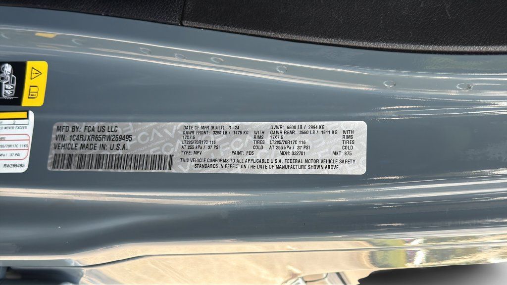 Used 2024 Jeep Wrangler Unlimited Rubicon 4xe AWD/4WD image 38