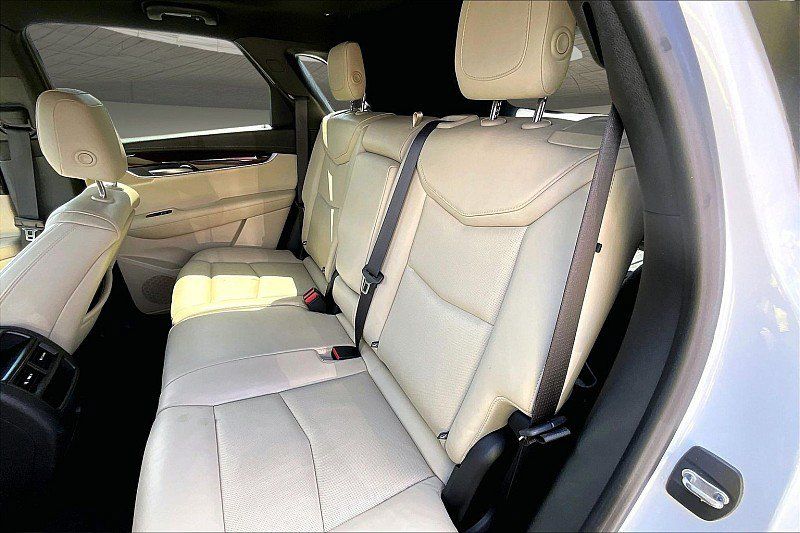 Used 2018 Cadillac XT5 Luxury w/ Driver Awareness Package FWD image 22