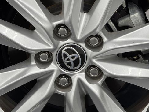 Used 2023 Toyota Corolla Cross LE image 17