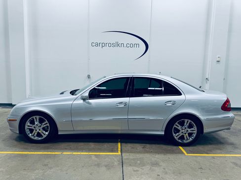 Used 2008 Mercedes-Benz E 350 Sedan image 4