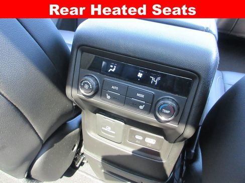 Certified 2023 GMC Acadia SLT w/ Elevation Edition FWD image 28