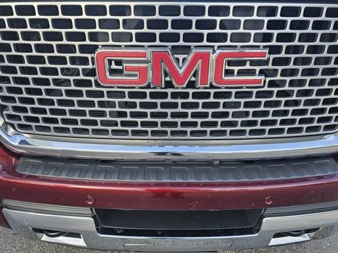 Used 2016 GMC Sierra 2500 Denali w/ Driver Alert Package image 9