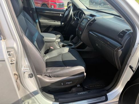 Used 2013 Kia Sorento SX w/ SX Premium Pkg FWD image 18