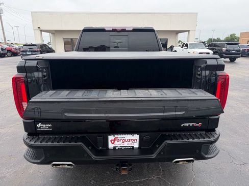 Used 2022 GMC Sierra 1500 AT4 w/ Technology Package AWD/4WD image 13