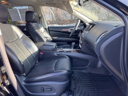 Used 2019 Nissan Pathfinder Platinum image 27