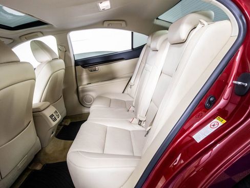 Used 2013 Lexus ES 350 350 w/ Luxury Pkg image 10