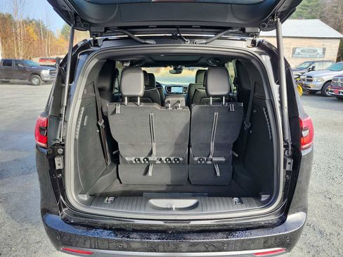 New 2026 Chrysler Pacifica Limited w/ S Appearance Package image 17