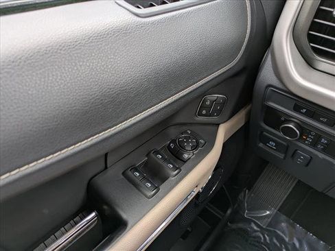 Used 2024 Ford Expedition Max XLT image 18