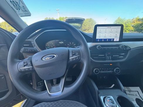 Used 2020 Ford Escape SE FWD image 12