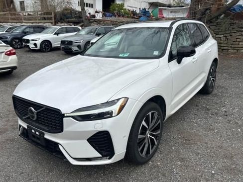 Used 2023 Volvo XC60 B5 Plus w/ Climate Package image 2