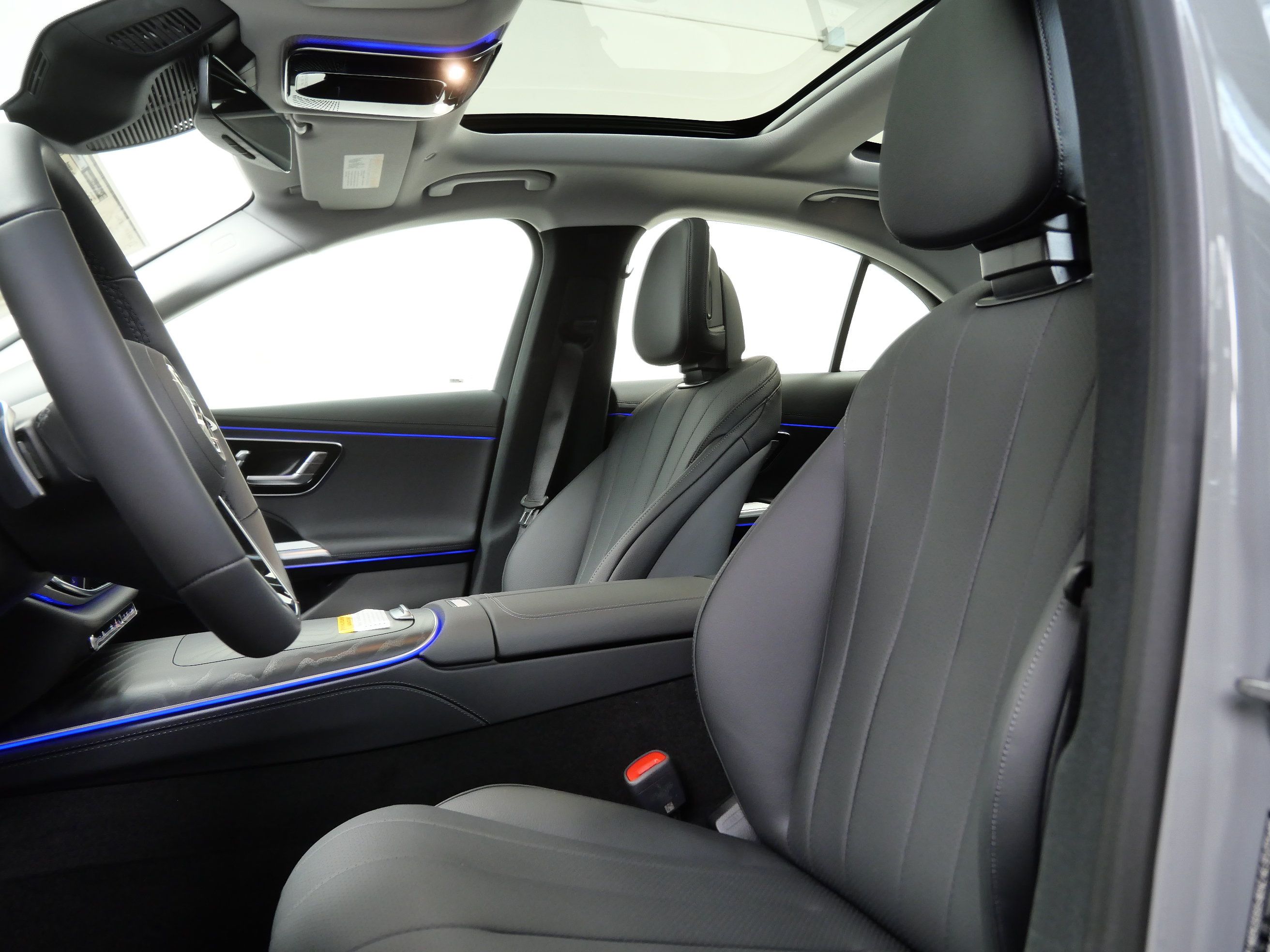 New 2026 Mercedes-Benz E 450 4MATIC Sedan image 8