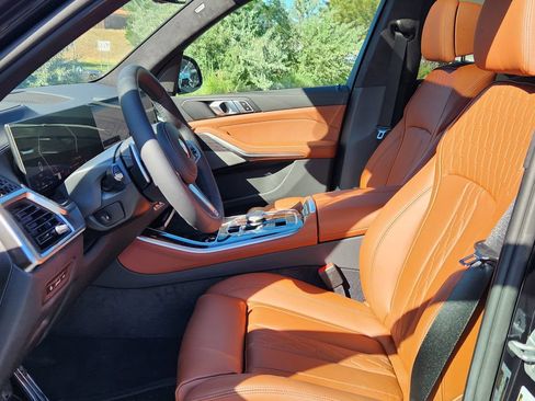 New 2026 BMW X5 xDrive40i w/ M Sport Package AWD/4WD image 9