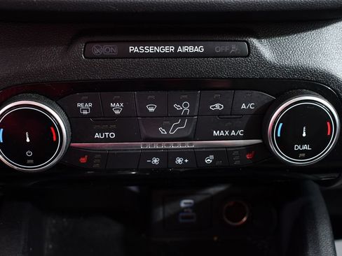 Used 2022 Ford Escape SE w/ SE Sport Appearance Package AWD/4WD image 29