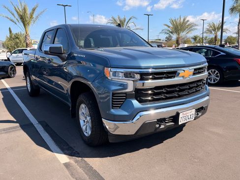 Used 2024 Chevrolet Silverado 1500 LT w/ Convenience Package II image 2