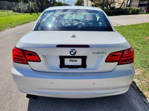 Used 2011 BMW 328i Convertible w/ Premium Pkg RWD image 16