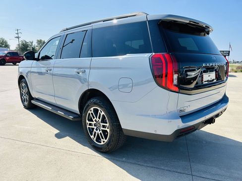 Used 2025 Ford Expedition Active AWD/4WD image 45