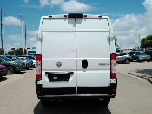Used 2025 RAM ProMaster 2500 w/ Convenience Group FWD image 12