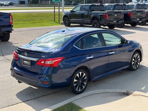 Used 2019 Nissan Sentra SR FWD image 6