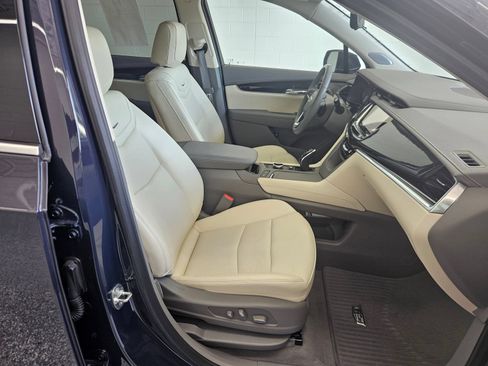 Used 2024 Cadillac XT6 Premium Luxury w/ Technology Package AWD/4WD image 32