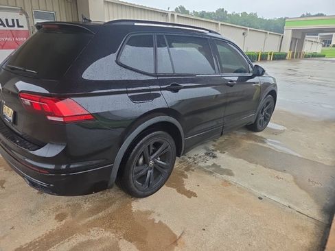 Used 2023 Volkswagen Tiguan SE R-Line FWD image 5