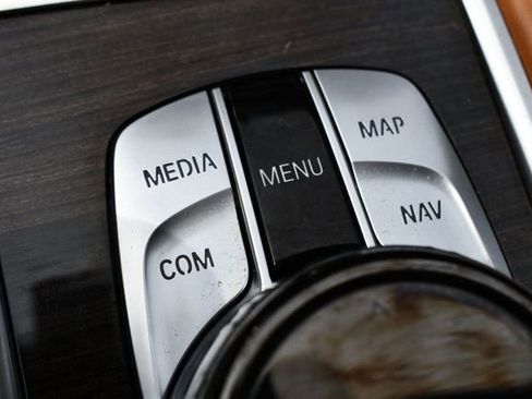 Used 2018 BMW 750i image 35