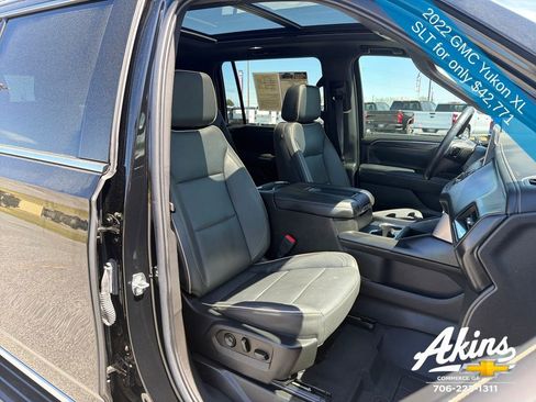 Used 2022 GMC Yukon XL SLT w/ SLT Premium Package image 22