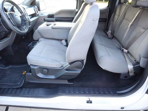 Used 2016 Ford F150 XLT image 4