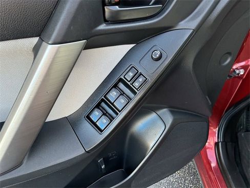 Used 2016 Subaru Forester 2.5i Premium image 13