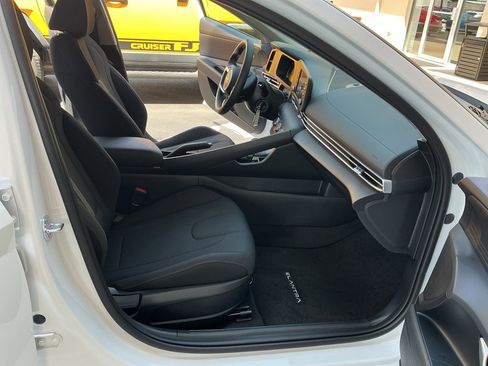 New 2026 Hyundai Elantra SE FWD image 16