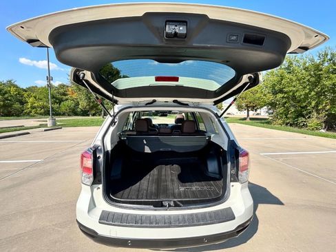 Used 2018 Subaru Forester 2.5i Touring w/ Popular Package #2 image 10