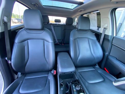 Certified 2024 Kia Sportage EX w/ EX Premium Package AWD/4WD image 28