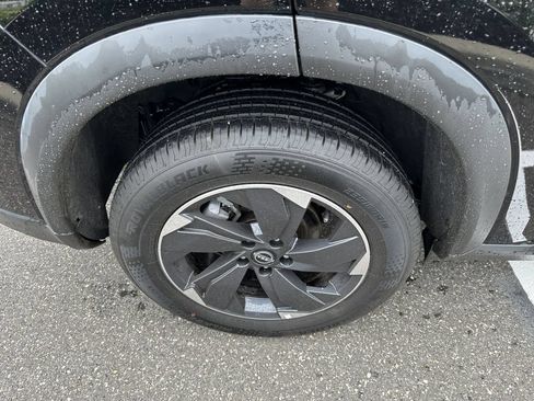 Certified 2025 Nissan Rogue SV AWD/4WD image 10