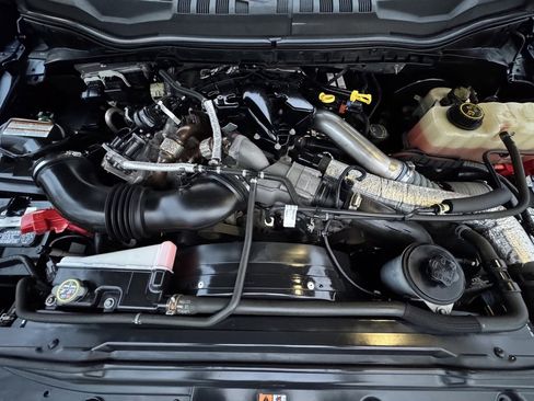 Used 2017 Ford F250 XLT w/ XLT Premium Package image 10