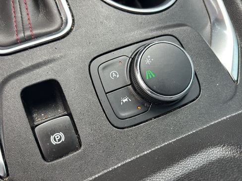 Used 2022 Chevrolet Traverse RS w/ LPO, Floor Liner Package FWD image 22