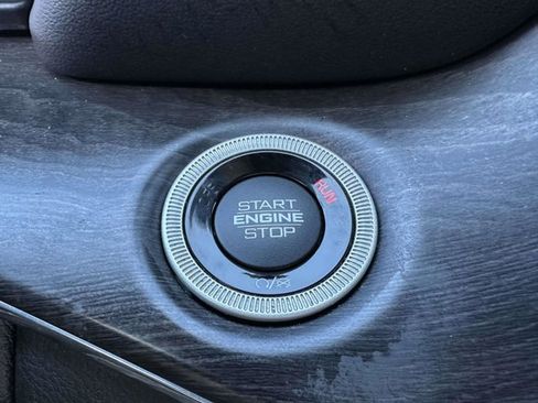 Used 2023 Jeep Grand Cherokee Overland image 29